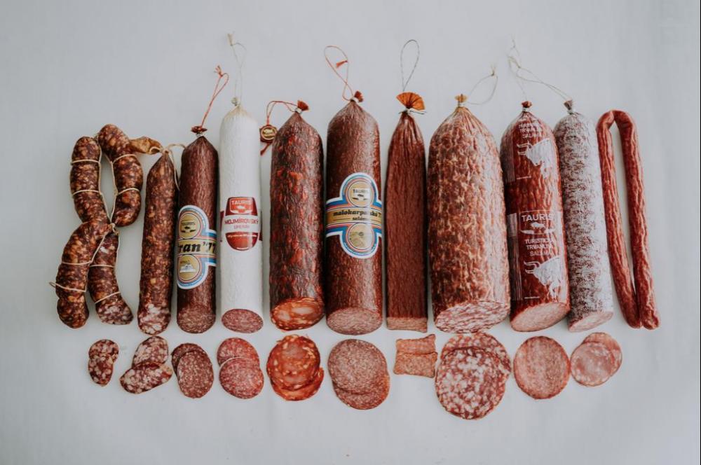 SALÁMA NEPATRÍ LEN DO ŽEMLE. MINULOSŤ A SÚČASNOSŤ TEJTO LAHÔDKY UKRÝVA MNOHÉ ZAUJÍMAVOSTI