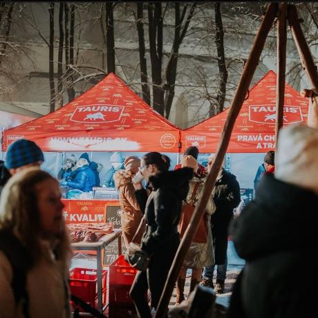 OD PÁTKU 8. 12. AŽ PO DRUHOU ADVENTNÍ NEDĚLI 10. 12. JSTE MĚLI MOŽNOST NAVŠTÍVIT NÁS NA VÁNOČNÍCH TRZÍCH VE SPIŠSKÉ NOVÉ VSI. DĚKUJEME VŠEM NÁVŠTĚVNÍKŮM, KTEŘÍ PŘIŠLI K NAŠEMU STÁNKU.