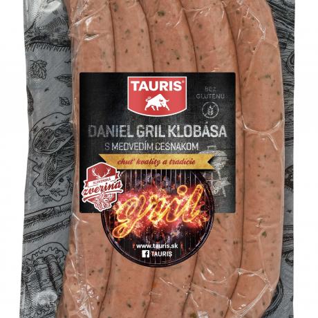 Daniel gril klobása s medvedím cesnakom